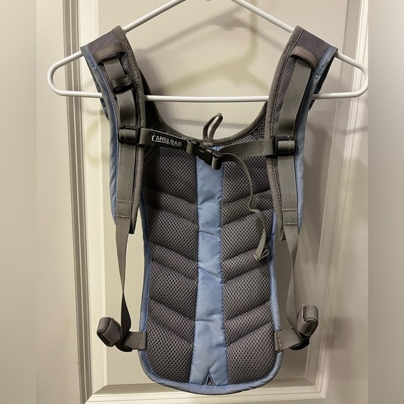 Camelbak Hiking Hydration Pack - Picture 2 of 7
